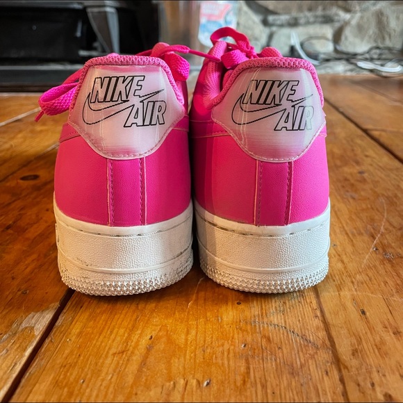 Nike Women's Air Force 1 Low 07 Essentials Laser Fuchsia - Picture 5 of 7
